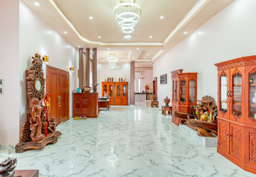 5 Bedroom Villa For Rent - Prey Sor, Phnom Penh thumbnail