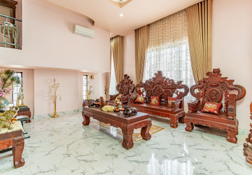 5 Bedroom Villa For Rent - Prey Sor, Phnom Penh thumbnail