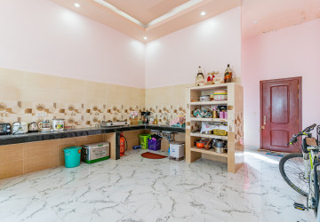 5 Bedroom Villa For Rent - Prey Sor, Phnom Penh thumbnail