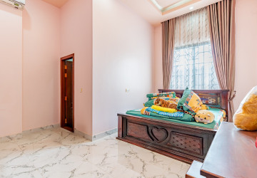 5 Bedroom Villa For Rent - Prey Sor, Phnom Penh thumbnail
