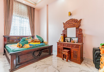 5 Bedroom Villa For Rent - Prey Sor, Phnom Penh thumbnail