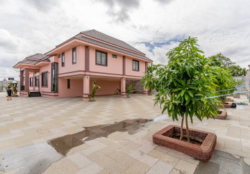 5 Bedroom Villa For Rent - Prey Sor, Phnom Penh thumbnail