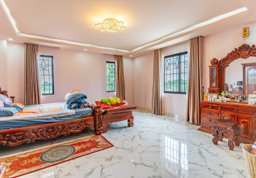 5 Bedroom Villa For Rent - Prey Sor, Phnom Penh thumbnail