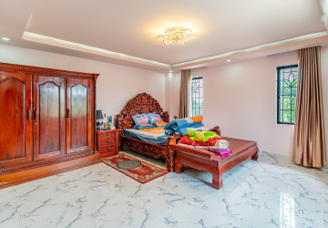 5 Bedroom Villa For Rent - Prey Sor, Phnom Penh thumbnail