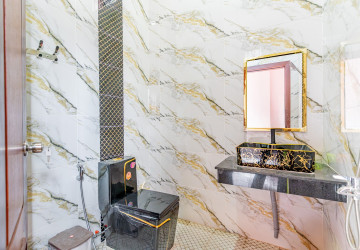 5 Bedroom Villa For Rent - Prey Sor, Phnom Penh thumbnail