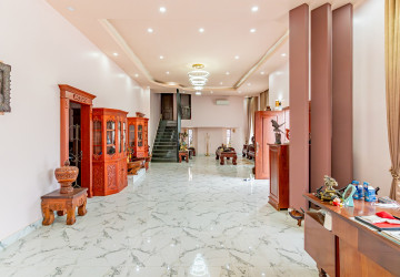 5 Bedroom Villa For Rent - Prey Sor, Phnom Penh thumbnail