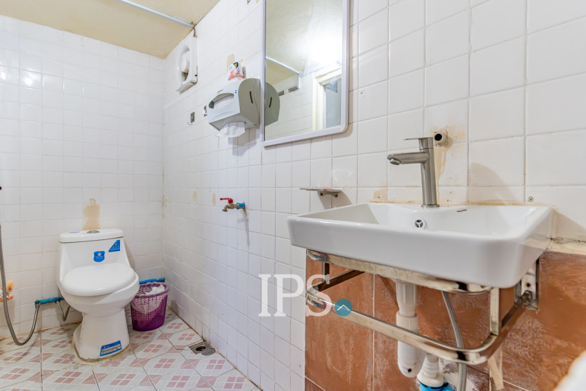 6 Bedroom Shophouse For Rent - BKK1, Phnom Penh