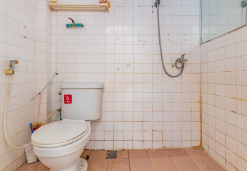 6 Bedroom Shophouse For Rent - BKK1, Phnom Penh thumbnail