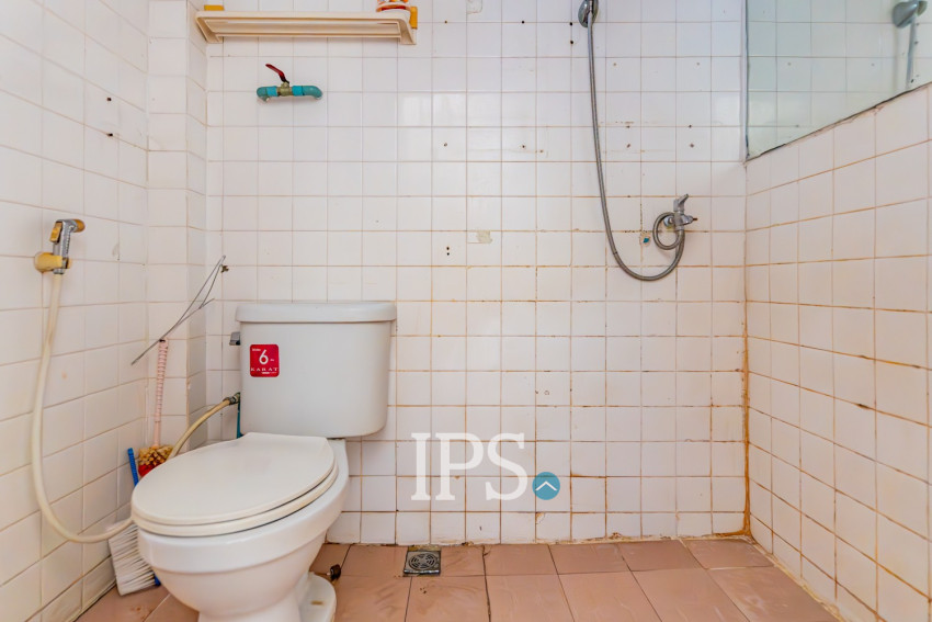 6 Bedroom Shophouse For Rent - BKK1, Phnom Penh