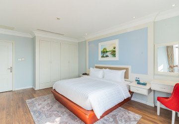 3 Bedroom Serviced Penthouse For Rent - Srah Chork, Phnom Penh thumbnail