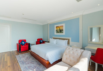 3 Bedroom Serviced Penthouse For Rent - Srah Chork, Phnom Penh thumbnail