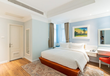 3 Bedroom Serviced Penthouse For Rent - Srah Chork, Phnom Penh thumbnail