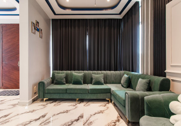 4 Bedroom Villa For Rent - Chreav, Siem Reap thumbnail