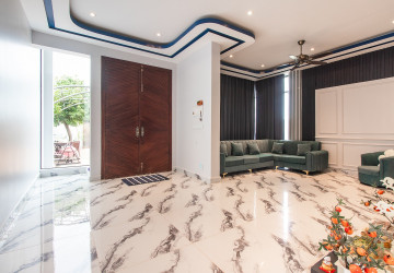 4 Bedroom Villa For Rent - Chreav, Siem Reap thumbnail