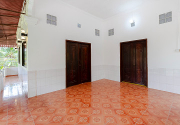 5 Bedroom House For Rent - Sala Kamreuk, Siem Reap thumbnail