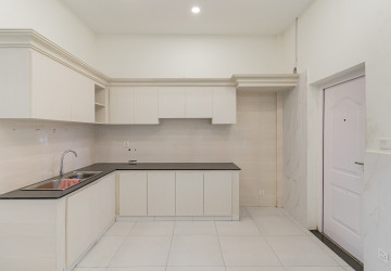 4 Bedroom Commercial Shophouse For Sale - Prey Sa, Phnom Penh thumbnail