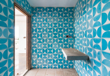 19 Bedroom Commercial Building For Sale - Svay Dangkum, Siem Reap thumbnail