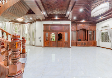 10 Bedroom Villa  For Rent - Prek Leap, Phnom Penh thumbnail