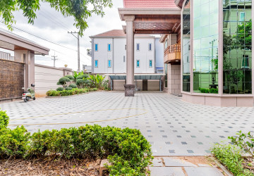 10 Bedroom Villa  For Rent - Prek Leap, Phnom Penh thumbnail