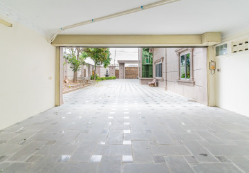 10 Bedroom Villa  For Rent - Prek Leap, Phnom Penh thumbnail