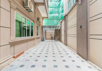 10 Bedroom Villa  For Rent - Prek Leap, Phnom Penh thumbnail