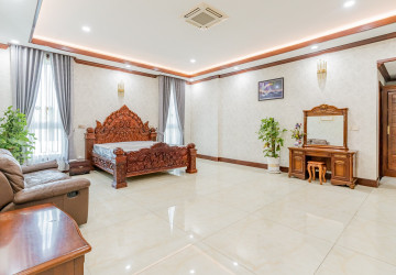 20 Bedroom  Commercial Villa  For Rent - Prek Leap, Phnom Penh thumbnail