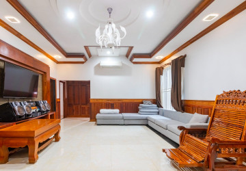 8 Bedroom Villa For Rent - Kouk Chak, Siem Reap thumbnail