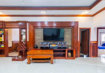 8 Bedroom Villa For Rent - Kouk Chak, Siem Reap thumbnail