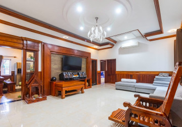 8 Bedroom Villa For Rent - Kouk Chak, Siem Reap thumbnail