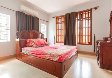 8 Bedroom Villa For Rent - Kouk Chak, Siem Reap thumbnail