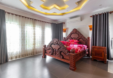 8 Bedroom Villa For Rent - Kouk Chak, Siem Reap thumbnail
