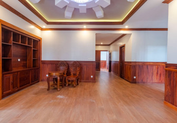 8 Bedroom Villa For Rent - Kouk Chak, Siem Reap thumbnail