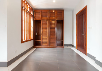 8 Bedroom Villa For Rent - Kouk Chak, Siem Reap thumbnail