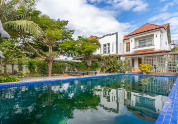 8 Bedroom Villa For Rent - Kouk Chak, Siem Reap thumbnail