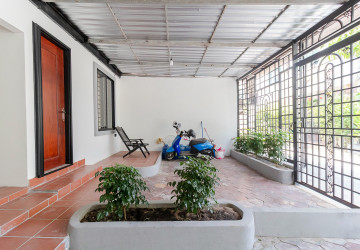 1 Bedroom Apartment For Rent - Sala Kamreuk, Siem Reap thumbnail