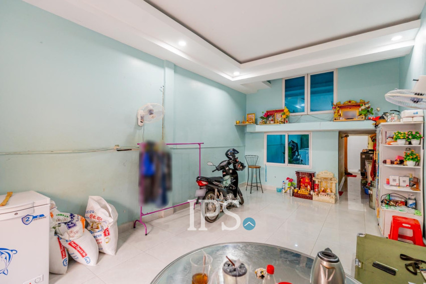 2 Bedroom Ground Floor For Sale - Chaktomukh, PhnomPenh