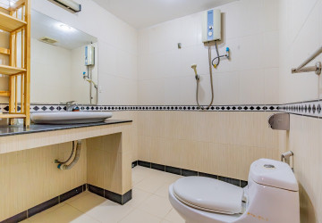 Renovated 3 Bedroom Apartment For Rent - Phsar Thmei 3, Phnom Penh thumbnail