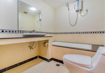 Renovated 3 Bedroom Apartment For Rent - Phsar Thmei 3, Phnom Penh thumbnail