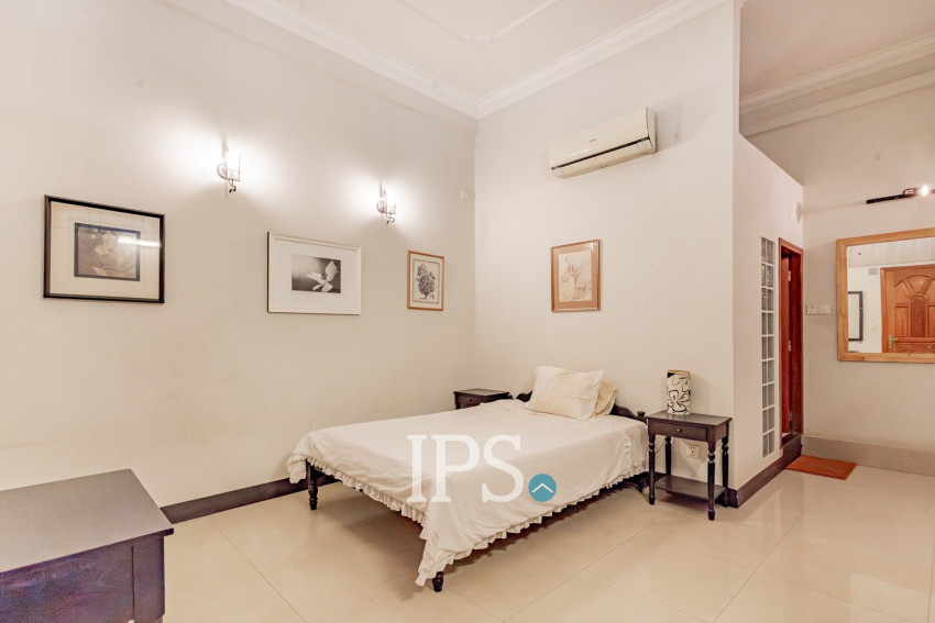Renovated 3 Bedroom Apartment For Rent - Phsar Thmei 3, Phnom Penh
