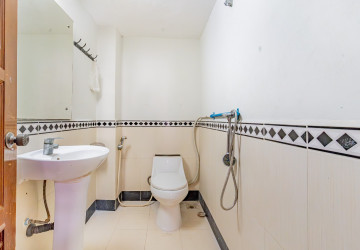 Renovated 3 Bedroom Apartment For Rent - Phsar Thmei 3, Phnom Penh thumbnail