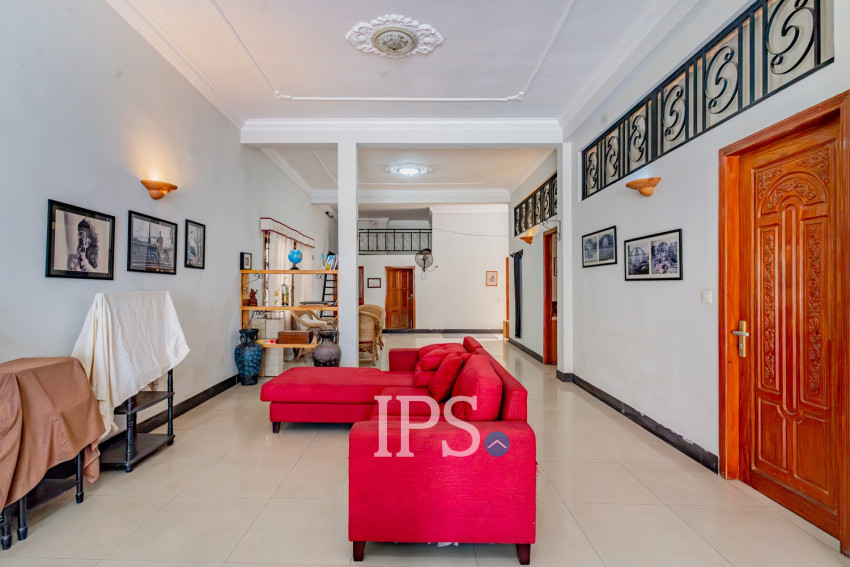 Renovated 3 Bedroom Apartment For Rent - Phsar Thmei 3, Phnom Penh