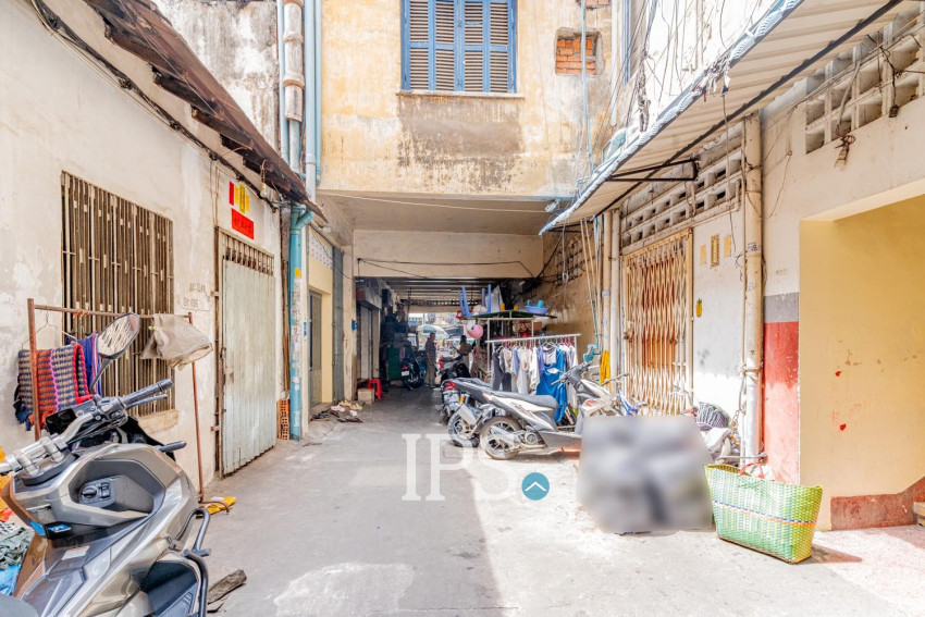 Renovated 3 Bedroom Apartment For Rent - Phsar Thmei 3, Phnom Penh