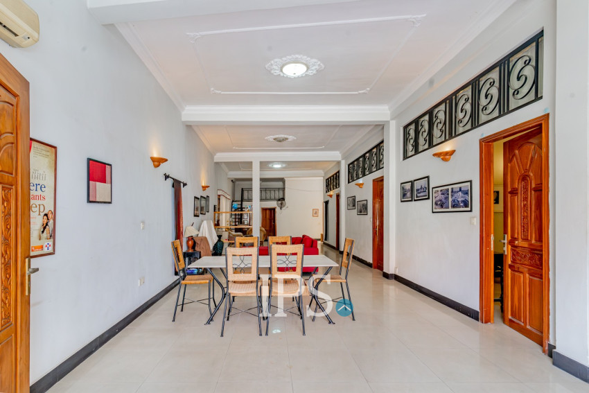 Renovated 3 Bedroom Apartment For Rent - Phsar Thmei 3, Phnom Penh