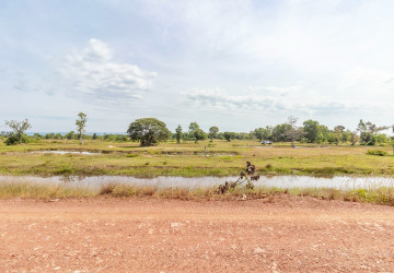 18,000 Sqm Land For Sale - Run Ta Aek, Bantay Srei, Siem Reap thumbnail