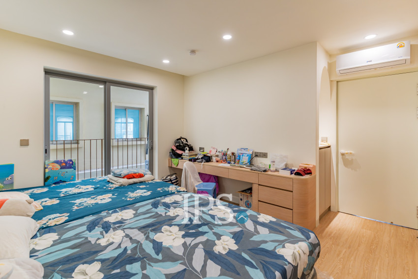 Renovated 5 Bedroom Apartment For Rent - Tonle Bassac, Phnom Penh