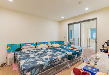 Renovated 5 Bedroom Apartment For Rent - Tonle Bassac, Phnom Penh thumbnail