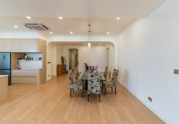 Renovated 5 Bedroom Apartment For Rent - Tonle Bassac, Phnom Penh thumbnail