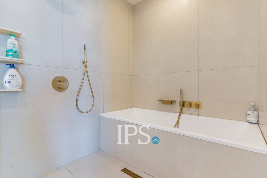 Renovated 5 Bedroom Apartment For Rent - Tonle Bassac, Phnom Penh