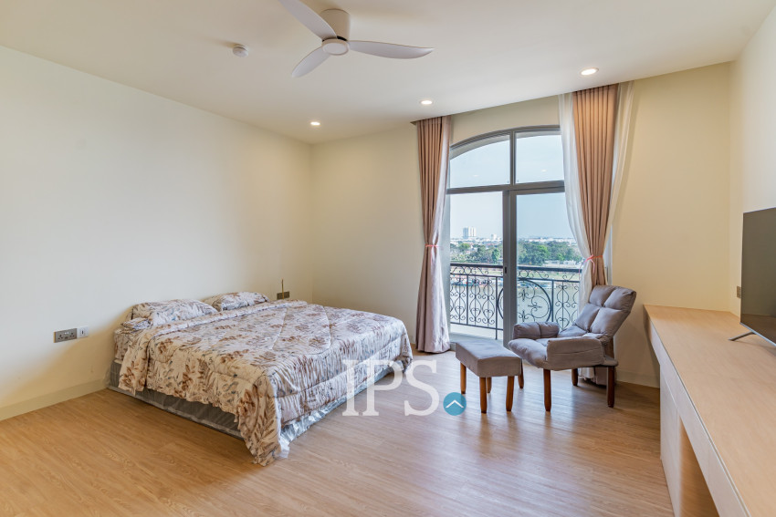 Renovated 5 Bedroom Apartment For Rent - Tonle Bassac, Phnom Penh