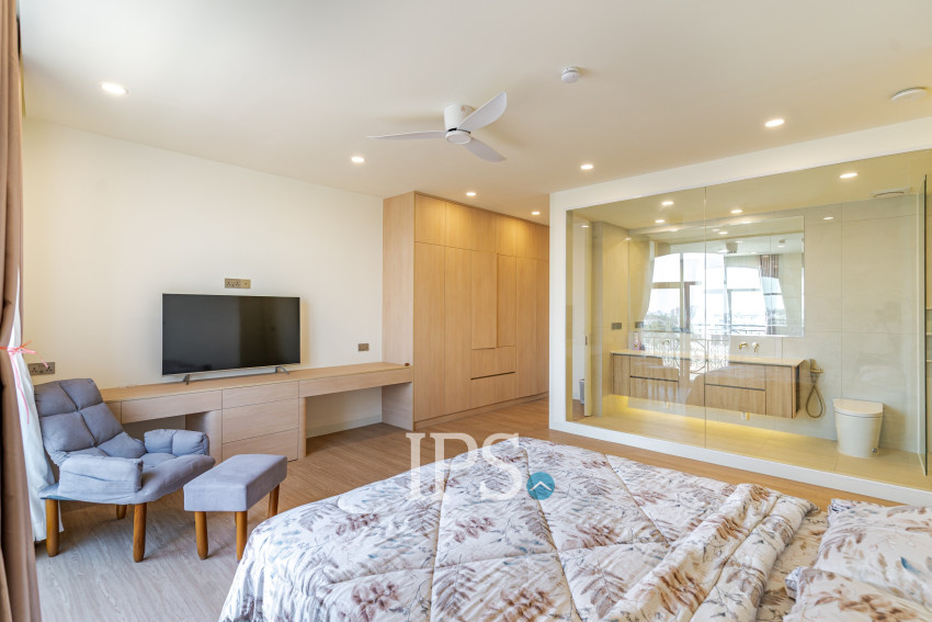 Renovated 5 Bedroom Apartment For Rent - Tonle Bassac, Phnom Penh